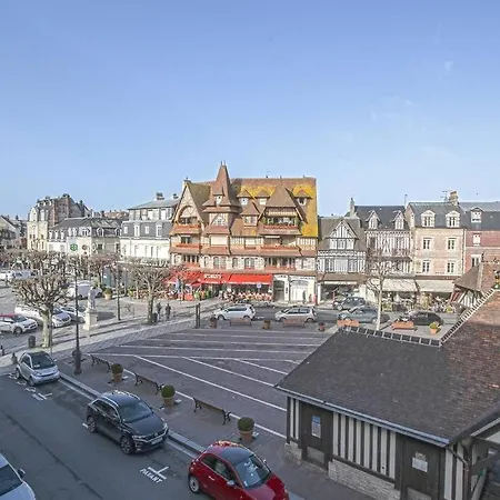 Duplex Place Du Marche A Daire *
