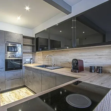Duplex Place Du Marche A Daire *