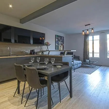 Daire Duplex Place Du Marche A